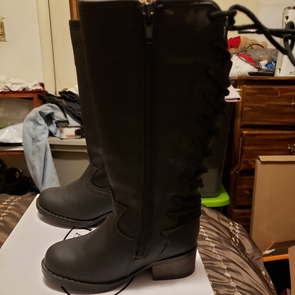 Little girls black Steve Madden boots size 7.5